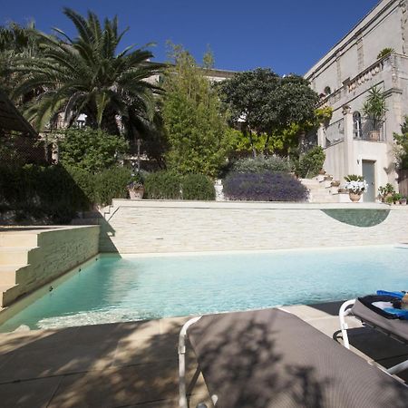 Cinq & Sept Hotel Roujan Екстериор снимка