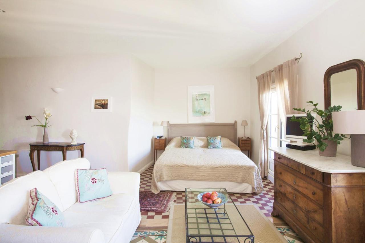 Cinq & Sept Hotel Roujan Екстериор снимка