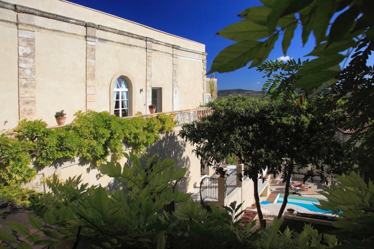 Cinq & Sept Hotel Roujan Екстериор снимка
