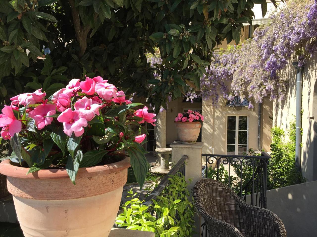 Cinq & Sept Hotel Roujan Екстериор снимка